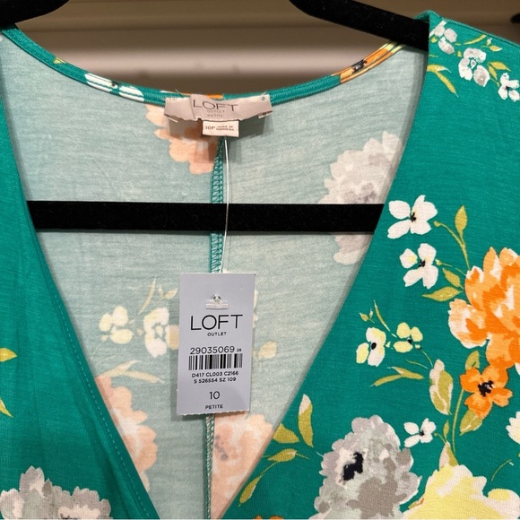 Ann Taylor LOFT Outlet Women’s Floral Green Wrap Dress Size 10 Petite - Picture 3 of 9